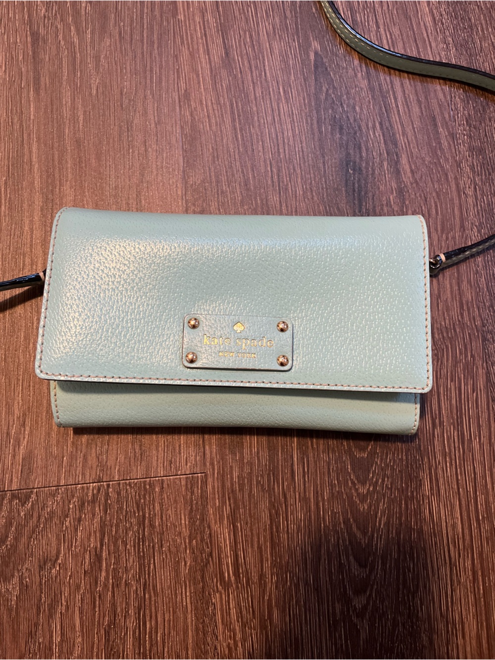 kate spade mint green crossbody wallet with gold plaque